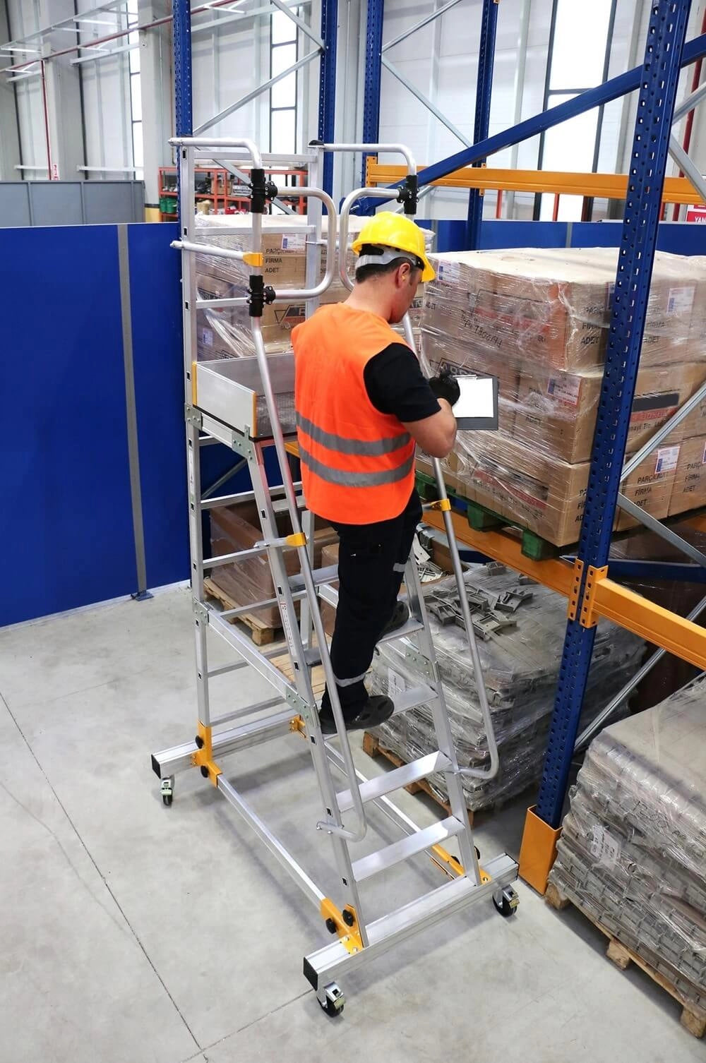 Platforma mobila profesionala RD38 din aluminiu, H lucru 3,8m Platforma mobila profesionala RD38 din aluminiu, H lucru 3,8m